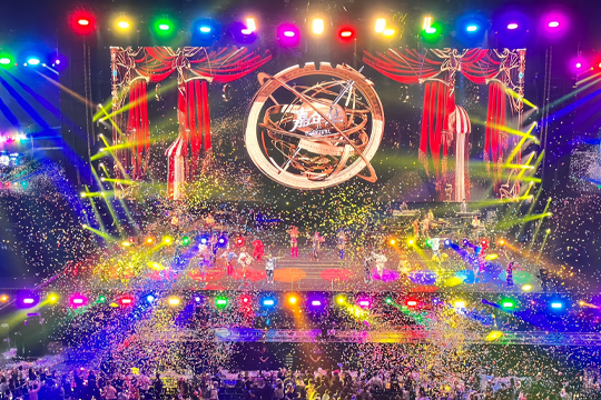 首场「狂飙」！周杰伦南京演唱会绝不配速，k1十年体育品牌巨幕引爆狂欢！